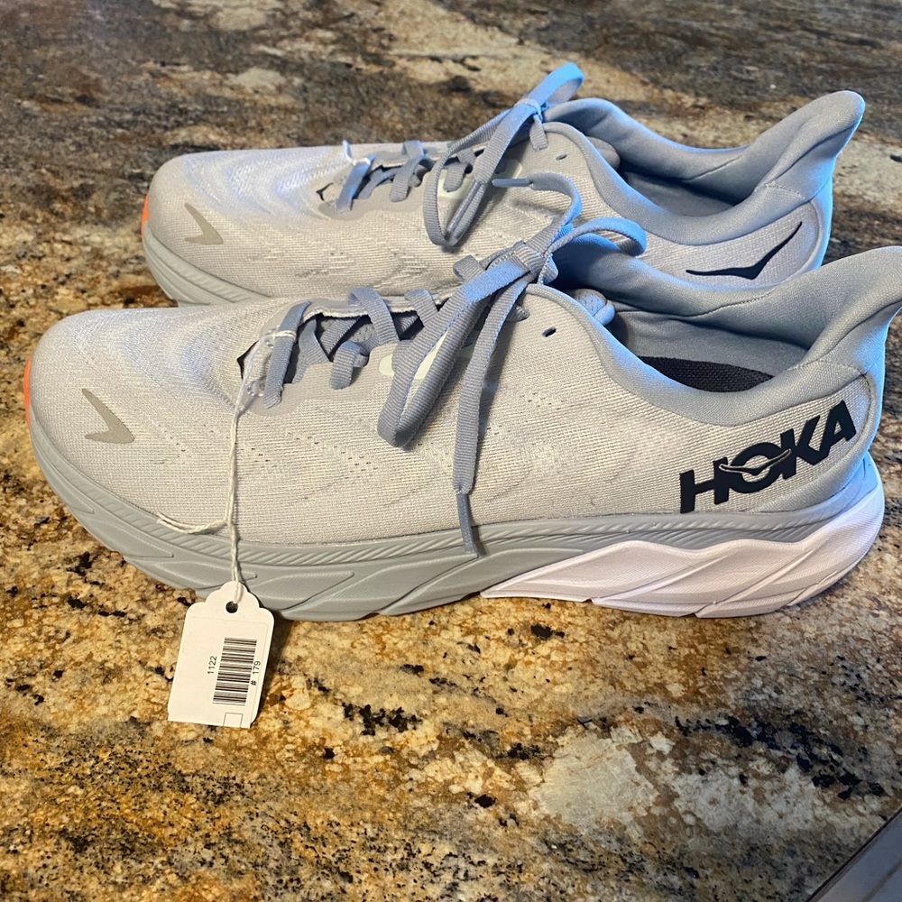 Hoka W Arahi 6